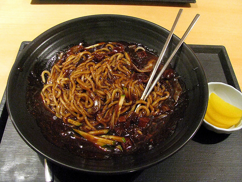 Mì tương đen