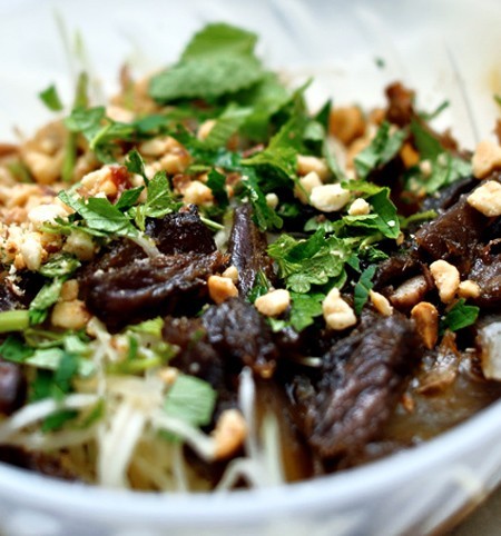 Nộm bò khô