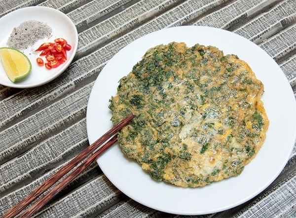 Trứng tráng ngải cứu