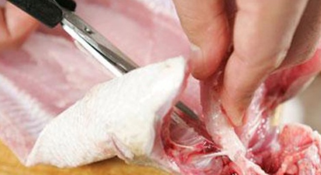 Cách lọc xương cá cực nhanh và sạch