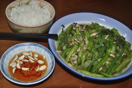 Môn ngọt xào tép riu
