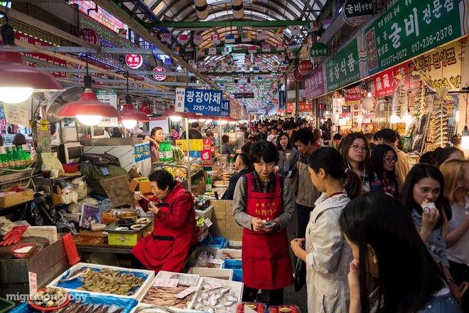 Khu chợ ẩm thực cổ nhất xứ kim chi 9