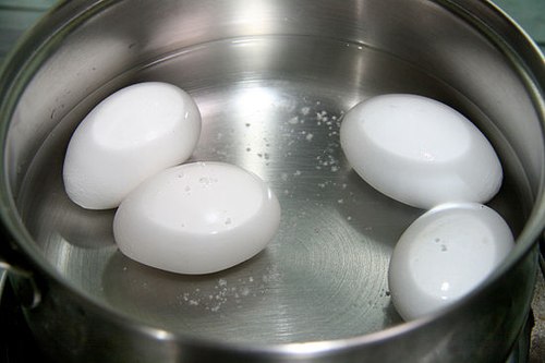 Những sai lầm khi luộc trứng có thể ảnh hưởng đến sức khỏe con người1