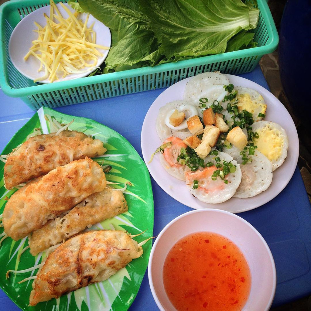 5 quán bánh căn ở Sài Gòn 8