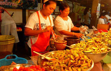 Khám phá lễ hội ăn chay rùng rợn ở Phuket