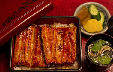 Bữa trưa đổi món với lươn nướng kiểu Nhật