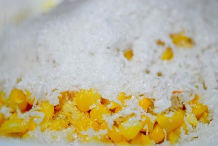 Món tráng miệng từ ngô và dừa