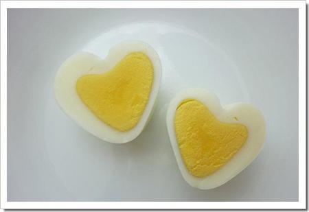 trứng luộc hình tim