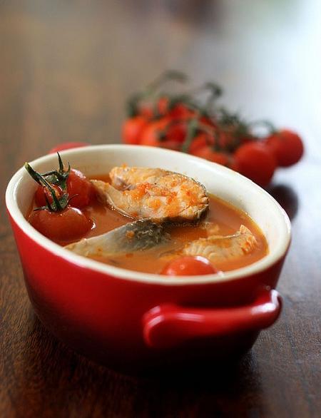 Cách làm món canh cá nấu chua cay kiểu Thái