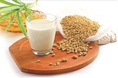 Một ly sữa đậu nành dinh dưỡng cần được chế biến từ sản phẩm máy đạt chuẩn an toàn cho sức khoẻ.