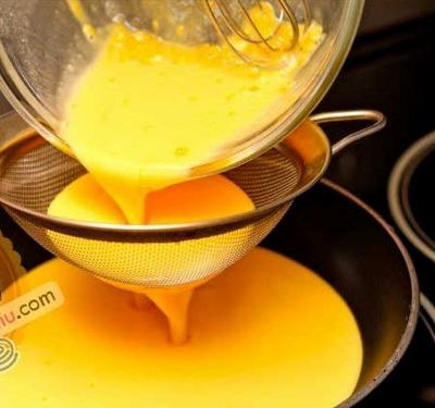 Bánh dẻo nhân custard mới lạ cho Trung thu năm nay 5