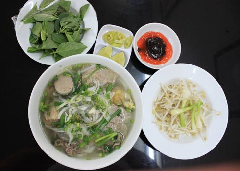 Phở là 1 trong 12 món ăn Việt Nam được xác lập kỷ lục châu Á.