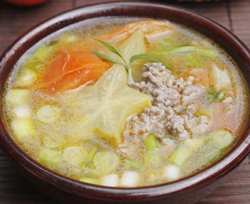 Canh thịt bò bằm nấu khế.