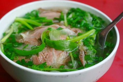 Phở không chỉ là món ăn mà bao người Việt thích thú, người nước ngoài họ cũng say mê phở như chính những món ăn họ thưởng thức hàng ngày (Ảnh: Internet)