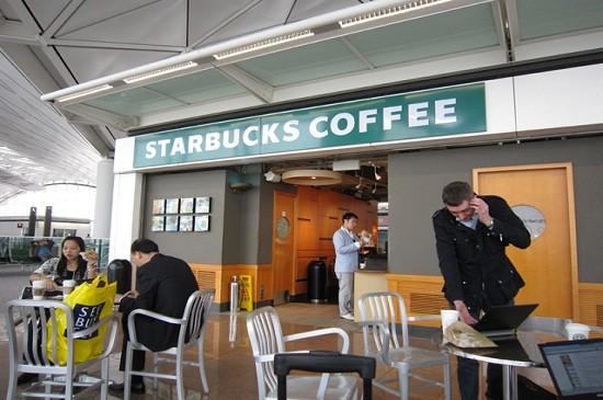 Starbucks dùng nước trong nhà vệ sinh pha đồ uống