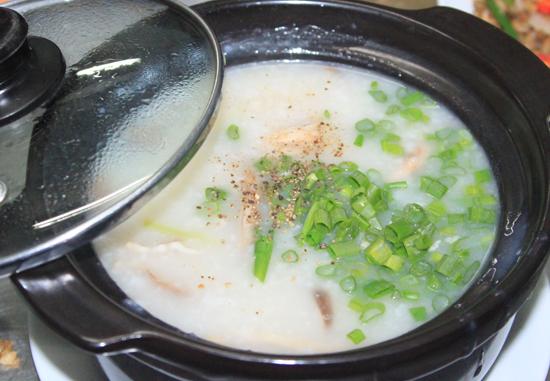 Trong những ngày mát trời, món cháo nấm mối là món ăn ngon mà bạn không thể bỏ qua.