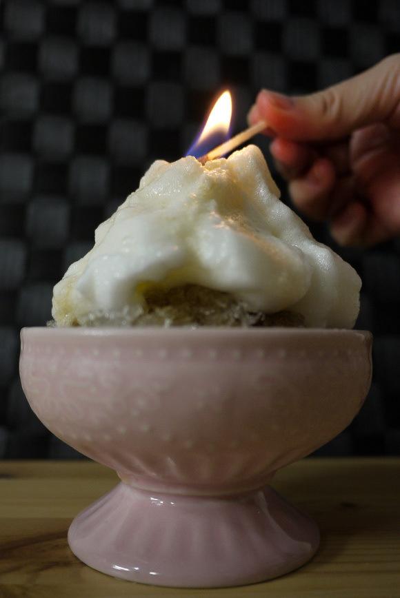 Bí mật món kem lửa trên băng nổi tiếng ở Nhật Bản