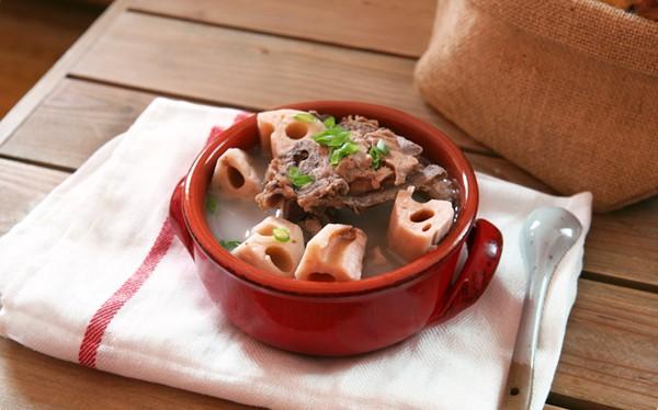 Tết về nấu canh sườn củ sen ngon ấm bụng 8 Tết về nấu canh sườn củ sen ngon ấm bụng 8