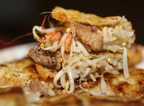 Bánh xèo nem lụi phố Đội Cấn 2