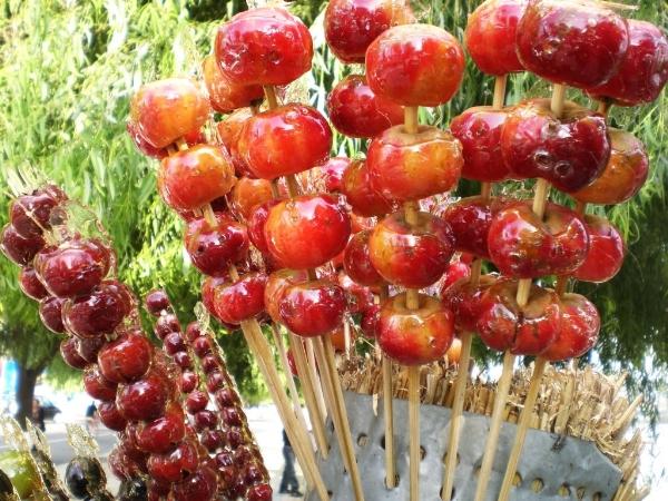 Kẹo hồ lô và niềm say mê từ phim kiếm hiệp 1 Kẹo hồ lô và niềm say mê từ phim kiếm hiệp 1