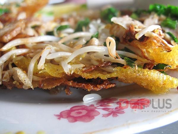 Thưởng thức món ăn Huế ở phố Nguyễn Phong Sắc 9