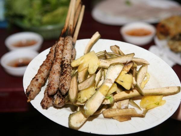 Bánh xèo nem lụi phố Đội Cấn 3