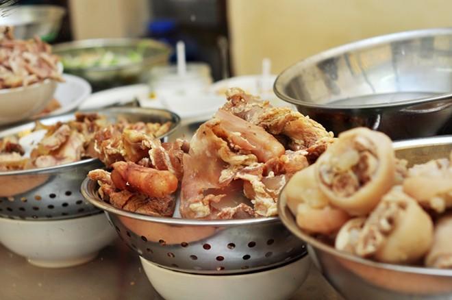  Bún bò cay ngon phố Hòa Mã 2