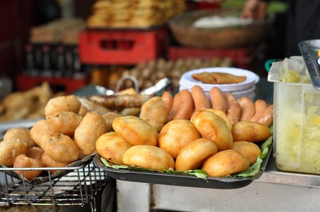 Bánh rán Lý Quốc Sư - Những hàng bánh rán "trứ danh" ở Hà Nội 1
