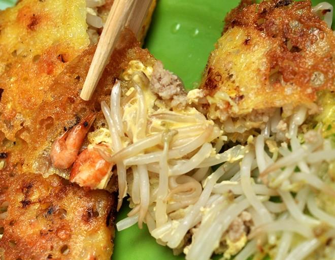 Bánh xèo nem lụi phố Đội Cấn 8
