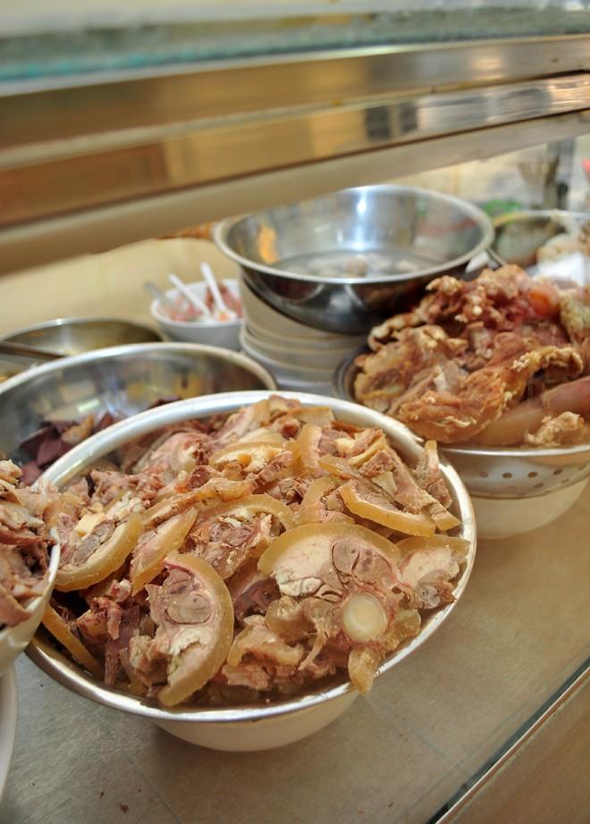  Bún bò cay ngon phố Hòa Mã 3